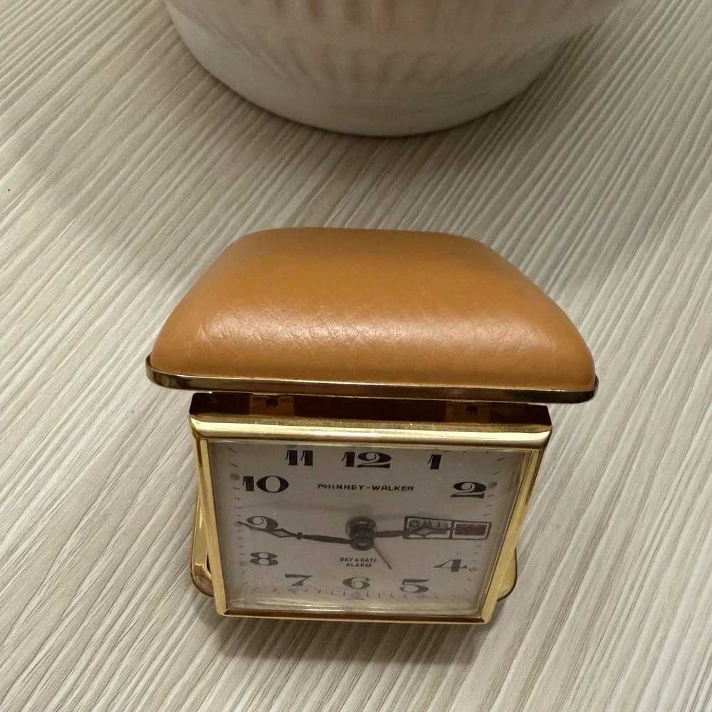 Phinney Walker Day & Date Alarm Windup Clock Tan Case Japan Vintage‎ 1950s works